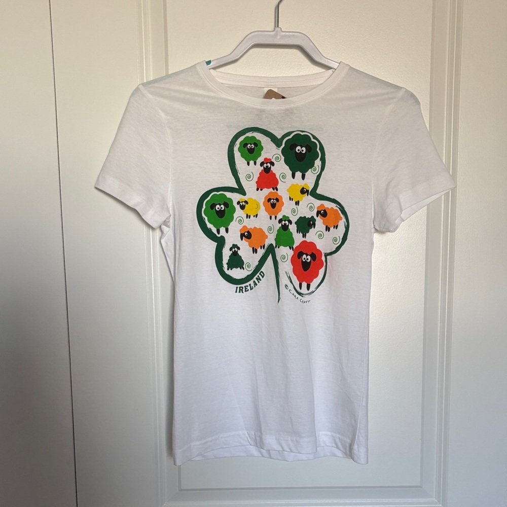 NWT‎ Cara Craft Colorful Sheep Shamrock Shirt Women's Small